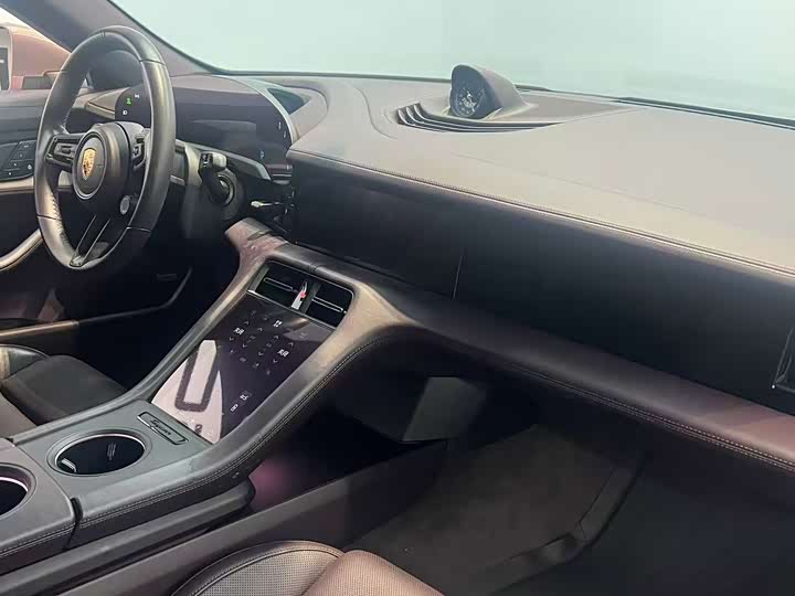Porsche Taycan, 2021 — фото 7 из 9