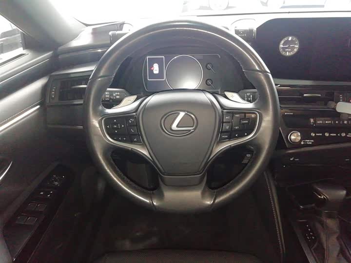 Lexus ES, 2021 — фото 11 из 12