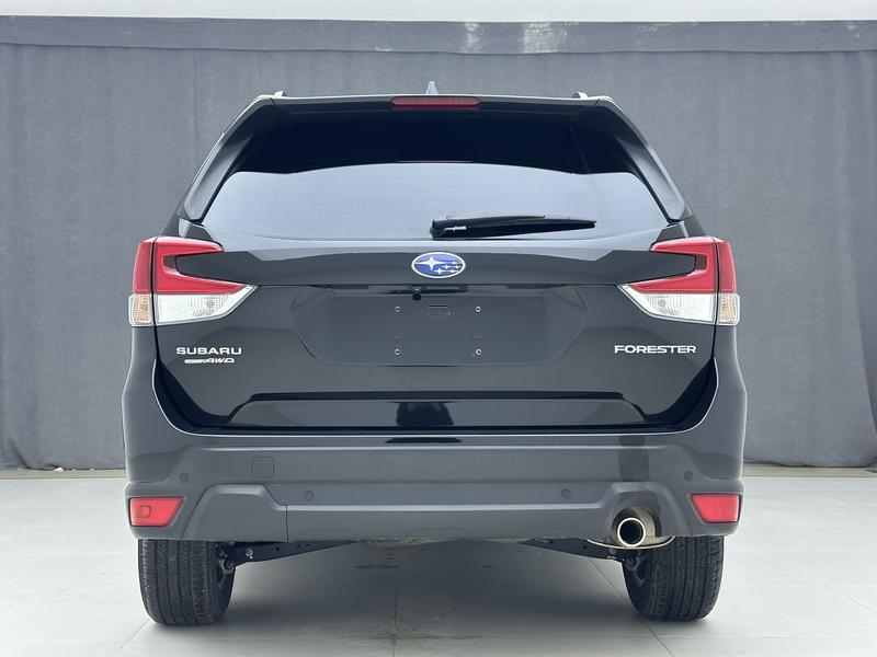 Subaru Forester, 2022 — фото 5 из 12
