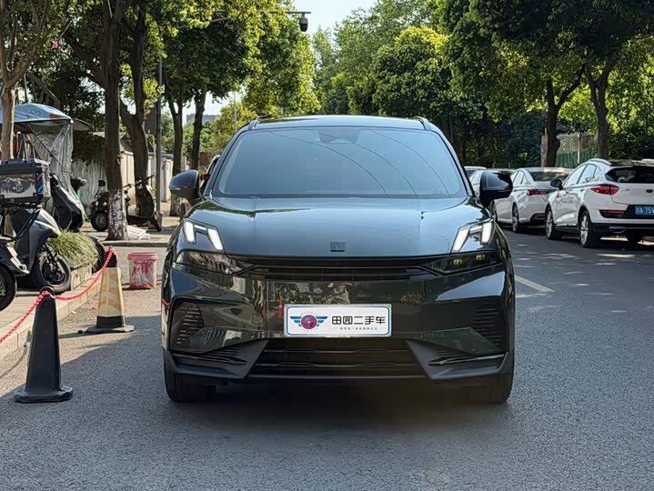 Lynk & Co 06 EM-P Hybrid, 2024 — фото 2 из 9
