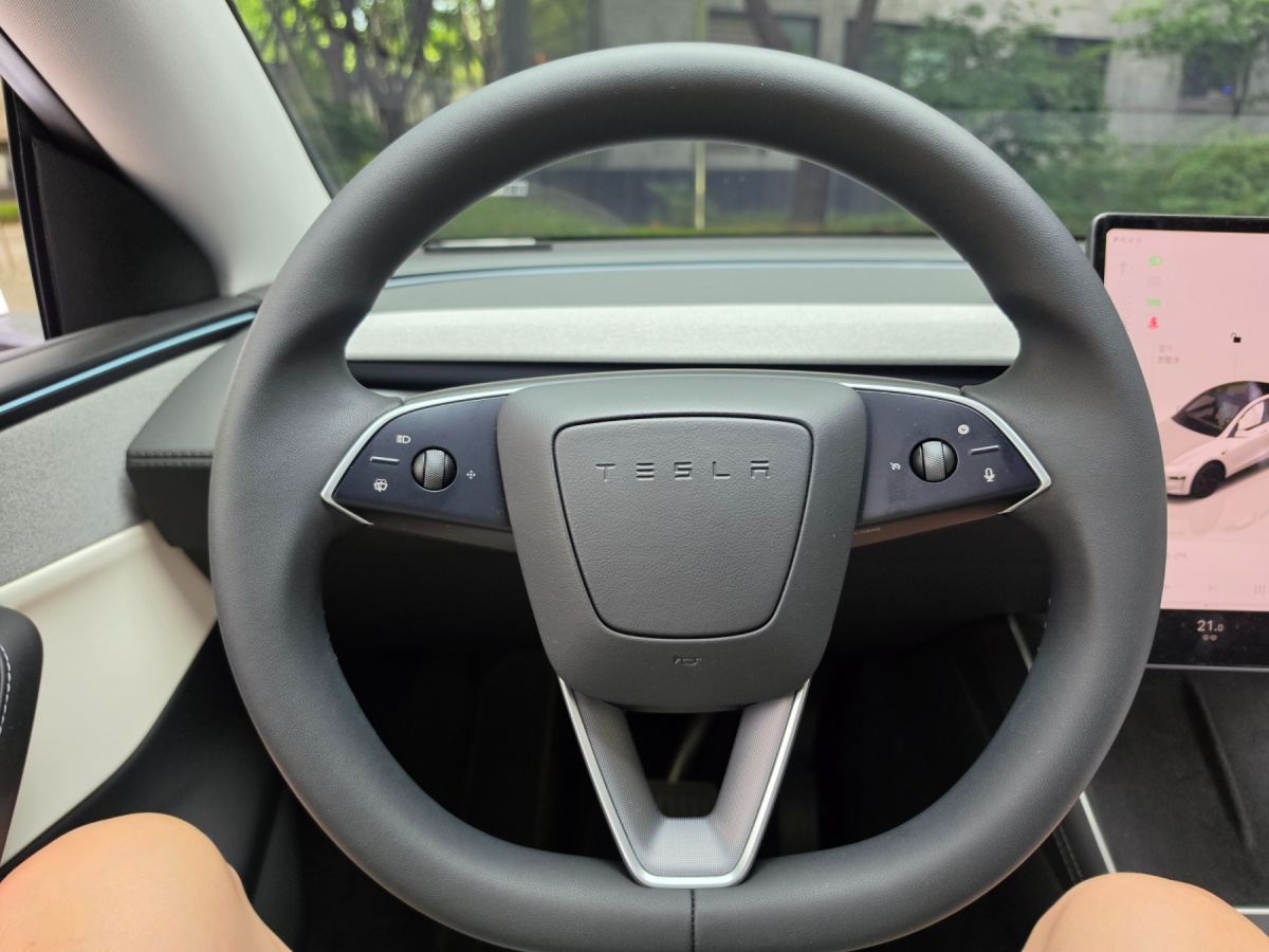 Tesla Model Y, 2025 — фото 6 из 12