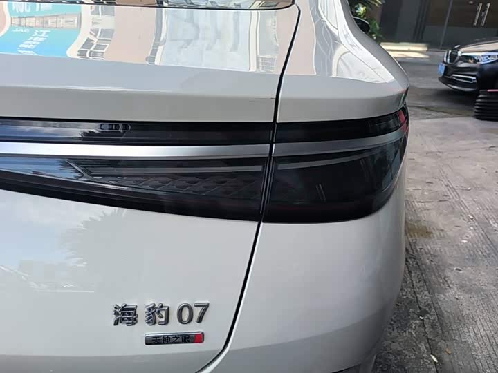 BYD Seal 07 DM-i Hybrid, 2025 — фото 8 из 9