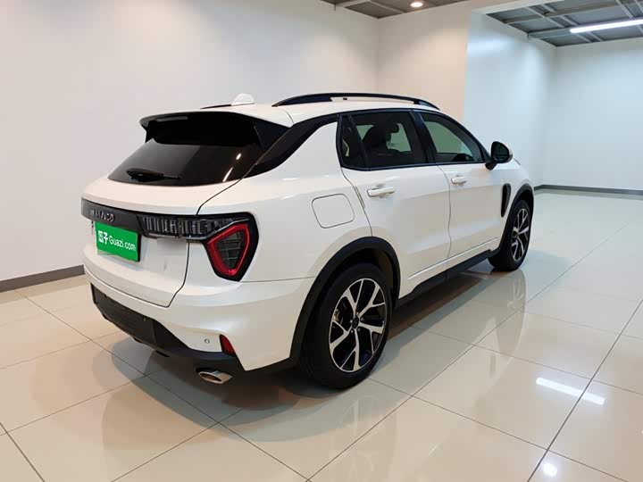 Lynk & Co 01 EM-P Hybrid, 2022 — фото 6 из 9