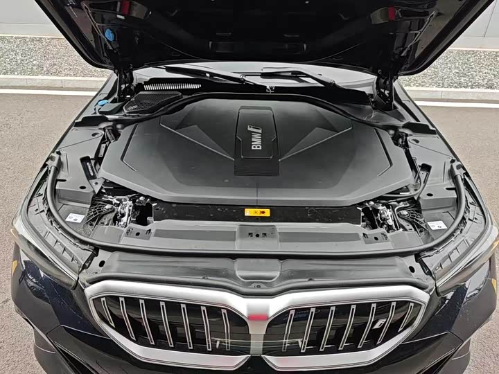BMW i5, 2025 — фото 6 из 9