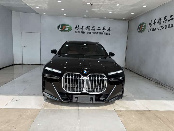 BMW 7 Series, 2024 — фото 2 из 9