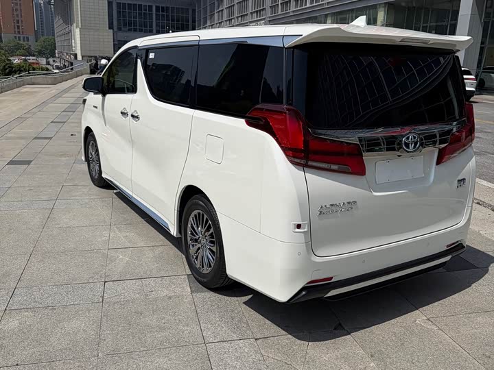 Toyota Alphard, 2023 — фото 6 из 9