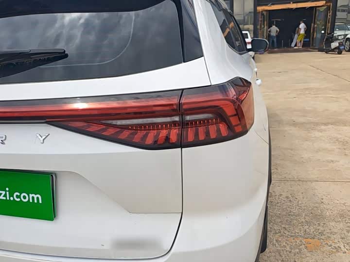 Chery Tiggo 8 Pro Hybrid, 2023 — фото 8 из 9