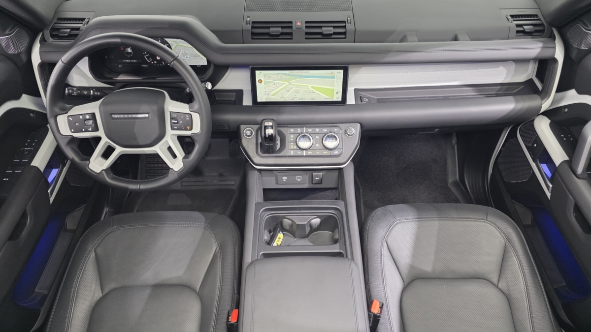 Land Rover Defender, 2024 — фото 7 из 12