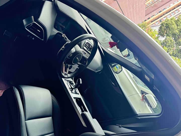 Jaguar XE L, 2023 — фото 3 из 7