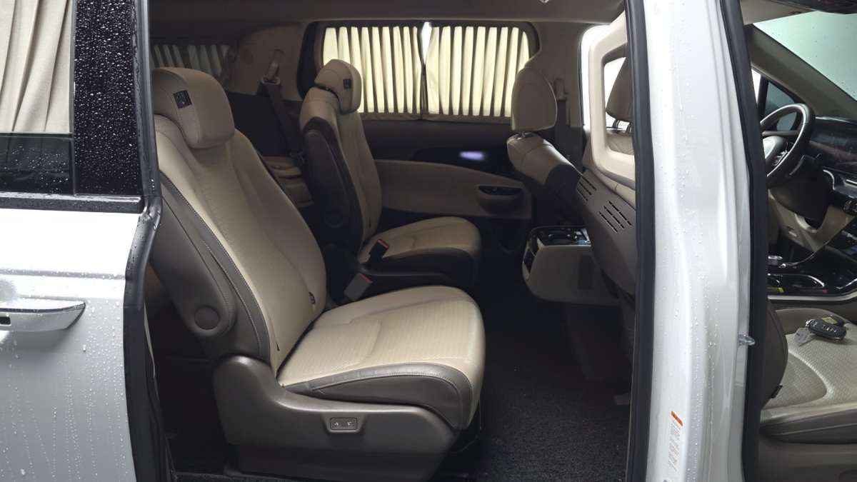 Kia Carnival, 2023 — фото 11 из 12