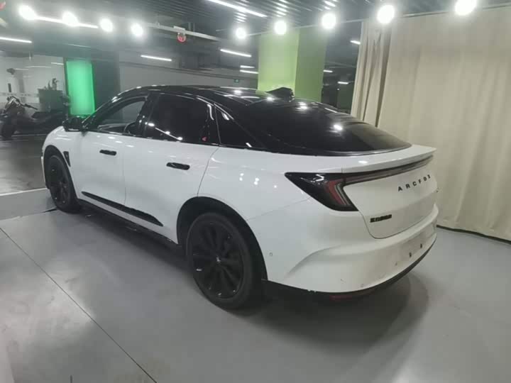 BAIC Arcfox Alpha S, 2023 — фото 5 из 9