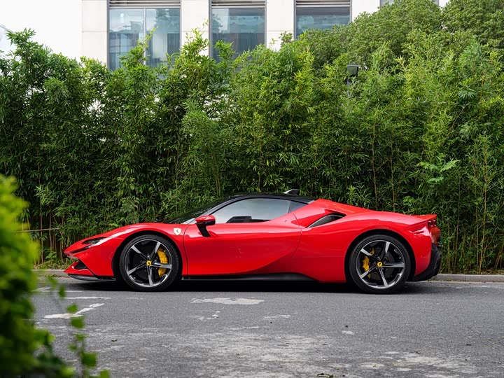 Ferrari SF90, 2023 — фото 9 из 9