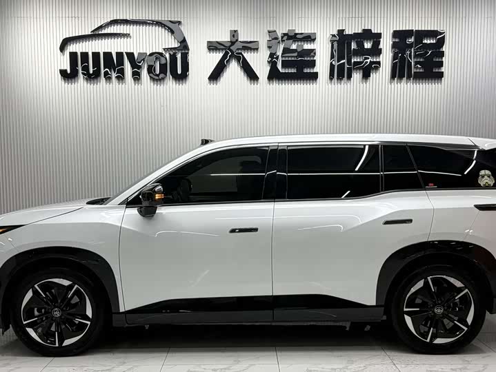 Toyota bZ3X, 2025 — фото 8 из 9