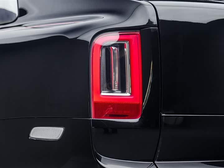 Rolls-Royce Cullinan, 2023 — фото 6 из 9