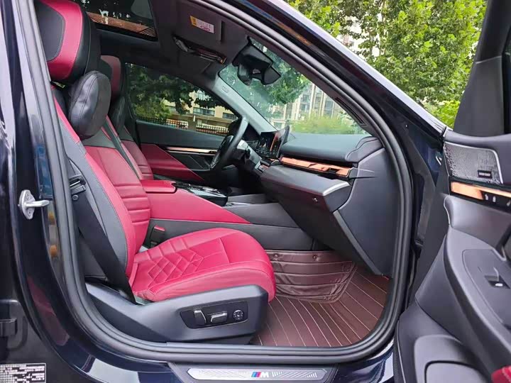 BMW i5, 2025 — фото 4 из 9