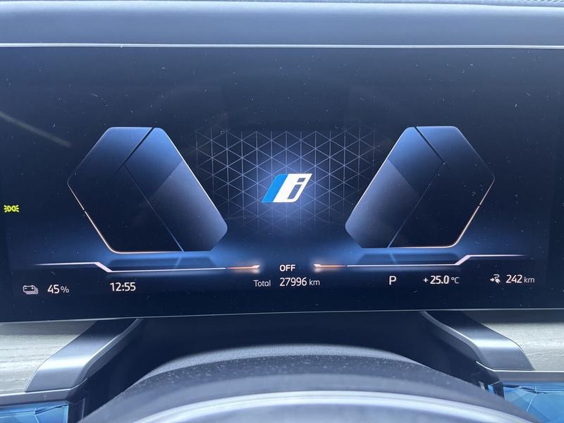 BMW i7, 2023 — фото 8 из 12