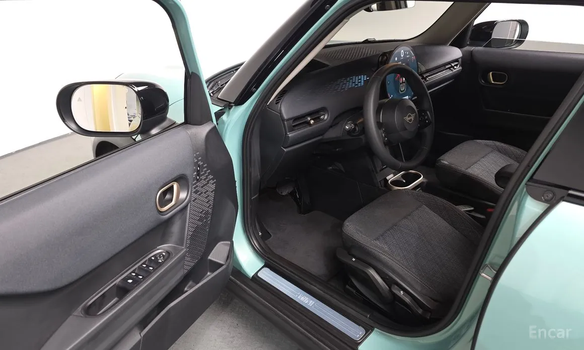 Mini Cooper, 2025 — фото 10 из 12