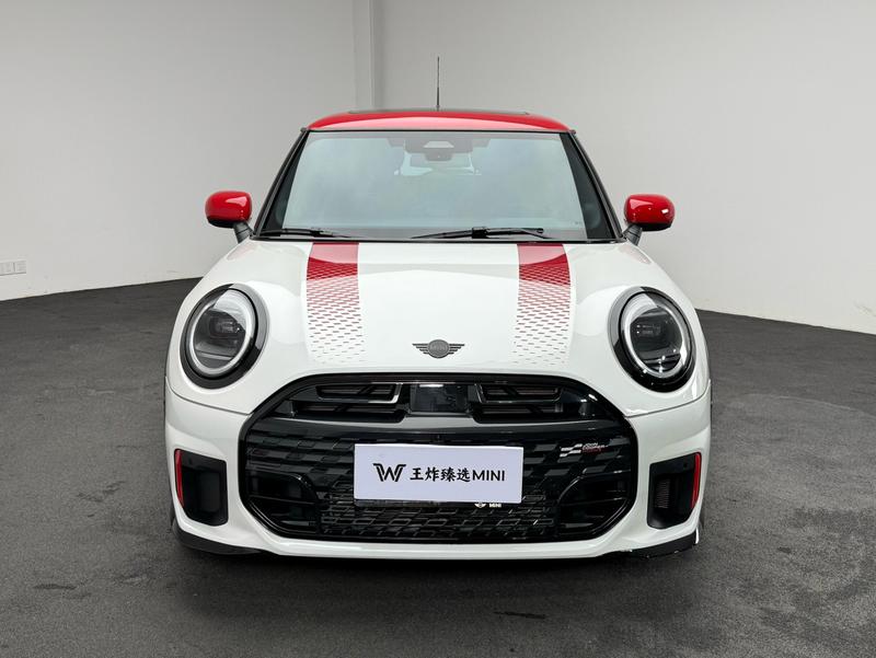 Mini Mini JCW, 2024 — фото 2 из 9