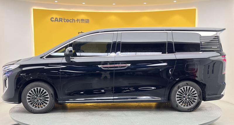 Hongqi HQ9 Hybrid, 2026 — фото 3 из 12