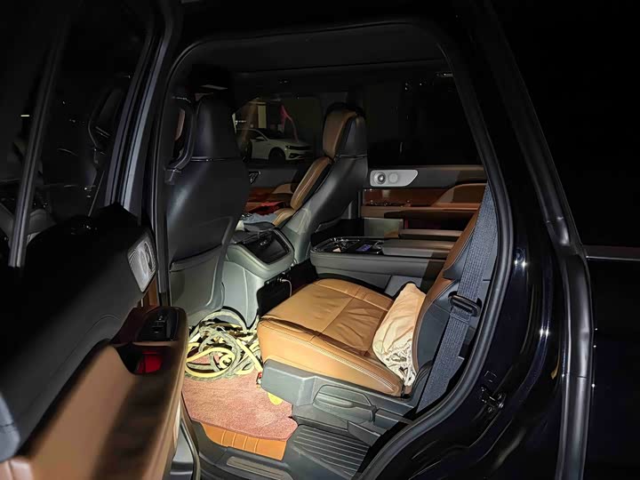 Lincoln Navigator, 2023 — фото 7 из 9