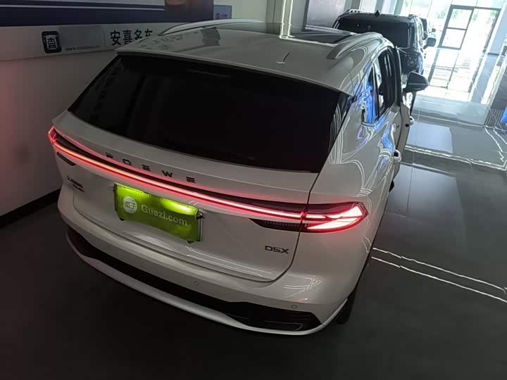 Roewe D5X DMH, 2025 — фото 7 из 9