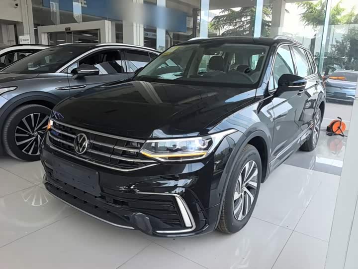 Volkswagen Tiguan L Hybrid, 2025 — купить в Белгороде под ключ