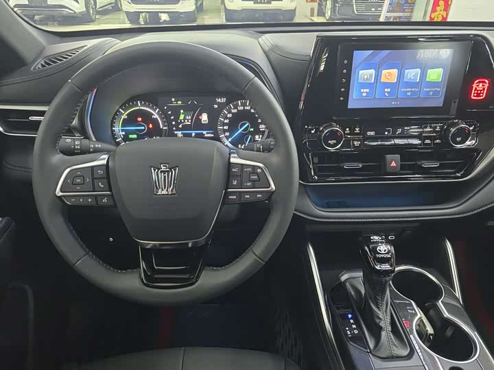 Toyota Crown Kluger, 2023 — фото 8 из 9
