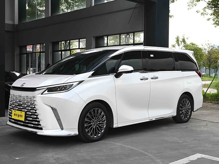 Lexus LM, 2025 — купить в Казани под ключ