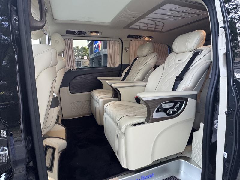 Mercedes-Benz V-Class, 2022 — фото 8 из 9