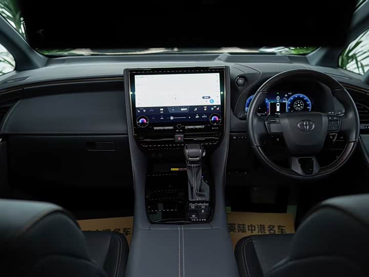 Toyota Alphard, 2025 — фото 8 из 9
