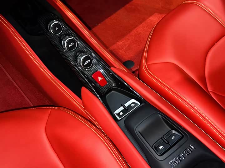 Ferrari F8, 2022 — фото 9 из 9