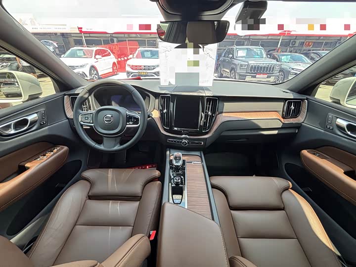 Volvo XC60 Hybrid, 2022 — фото 5 из 9