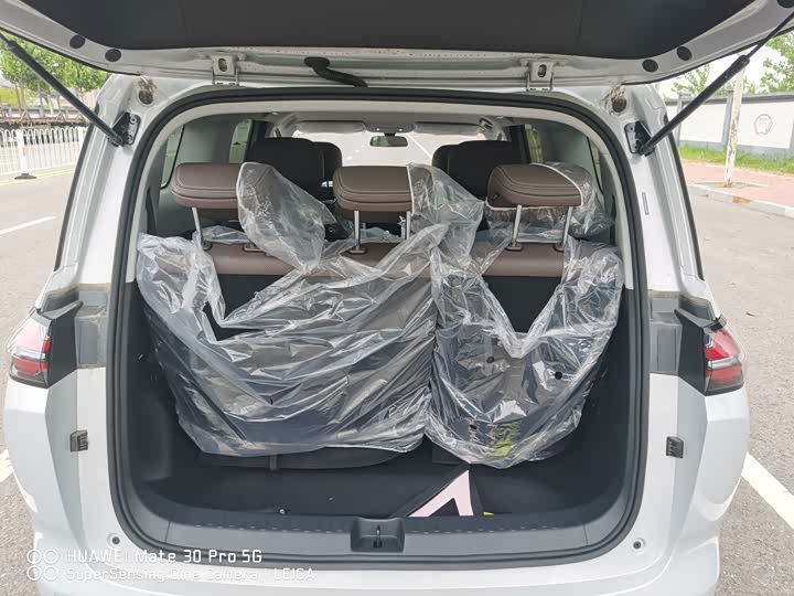 Wuling Starlight 730 Hybrid/EV, 2025 — фото 6 из 9