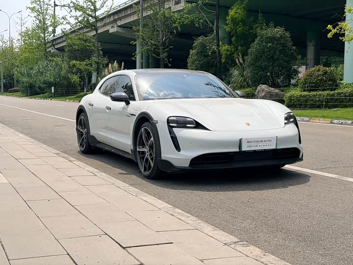 Porsche Taycan, 2024 — фото 3 из 9