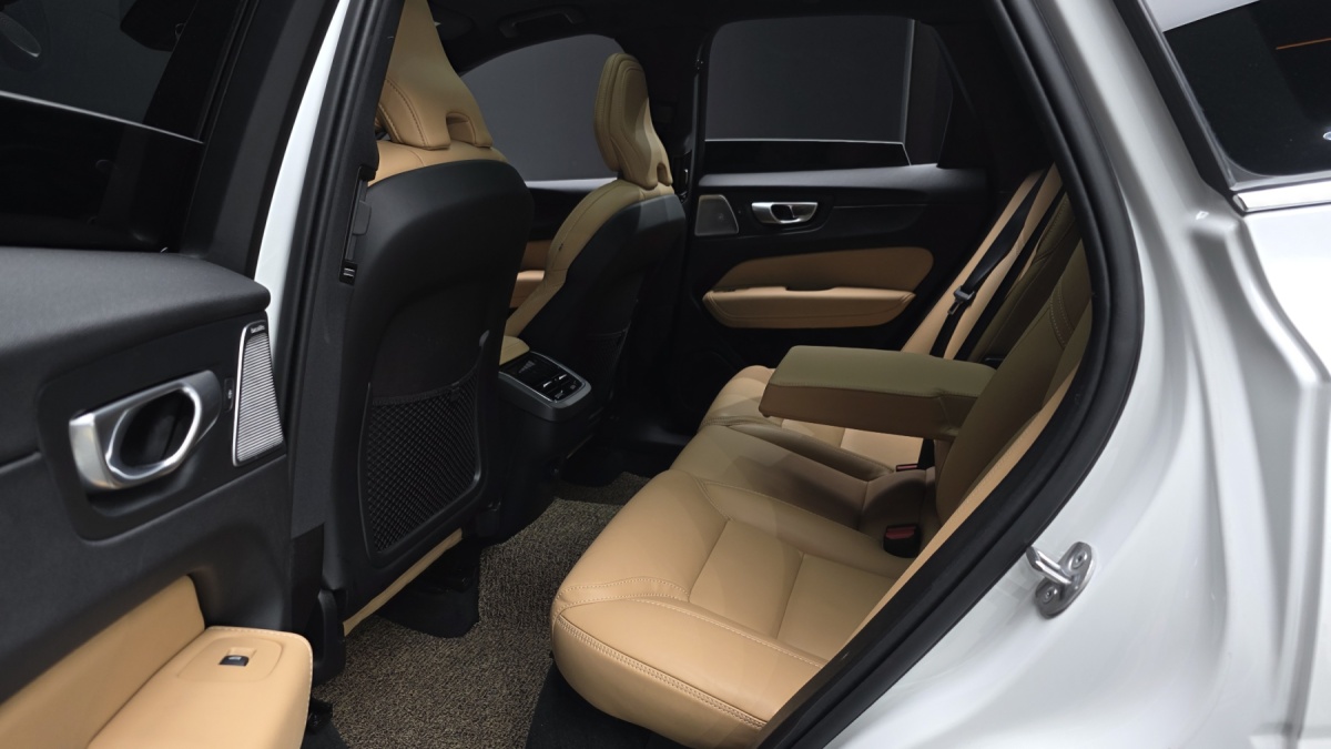 Volvo XC60, 2024 — фото 11 из 12