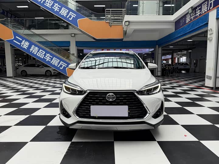 Toyota Yaris L Hatchback, 2022 — фото 2 из 9