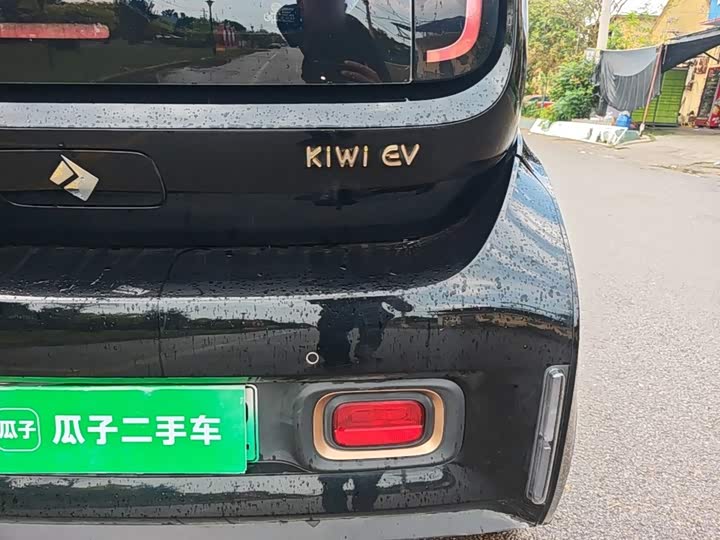 Baojun KiWi EV, 2022 — фото 8 из 9