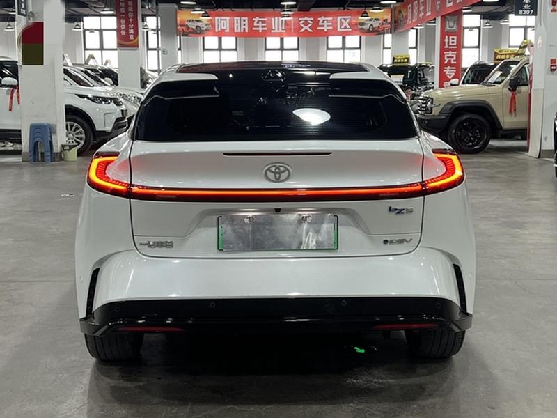 Toyota bZ5, 2025 — фото 5 из 12