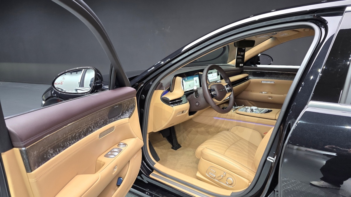 Genesis G90, 2023 — фото 9 из 12