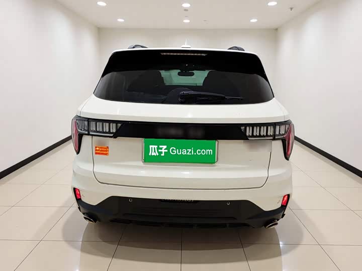 Lynk & Co 01 EM-P Hybrid, 2022 — фото 5 из 9
