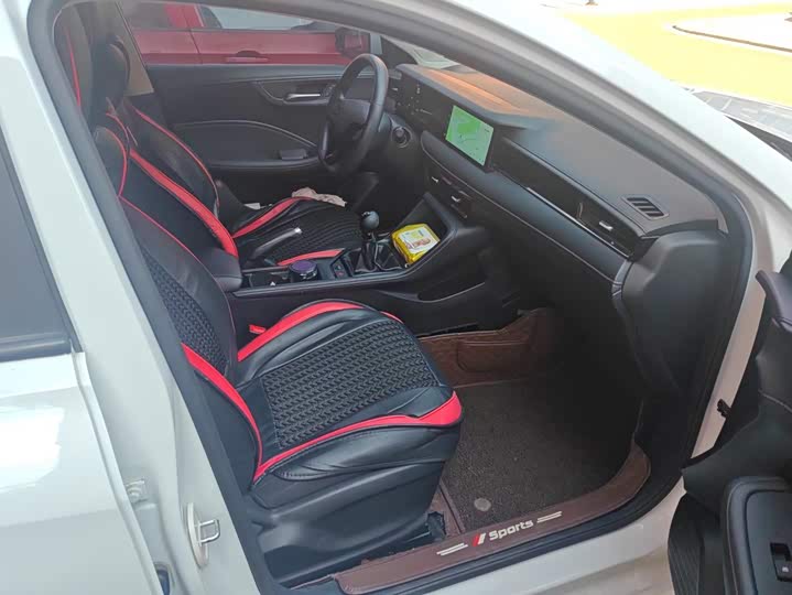 Roewe i5, 2023 — фото 8 из 9