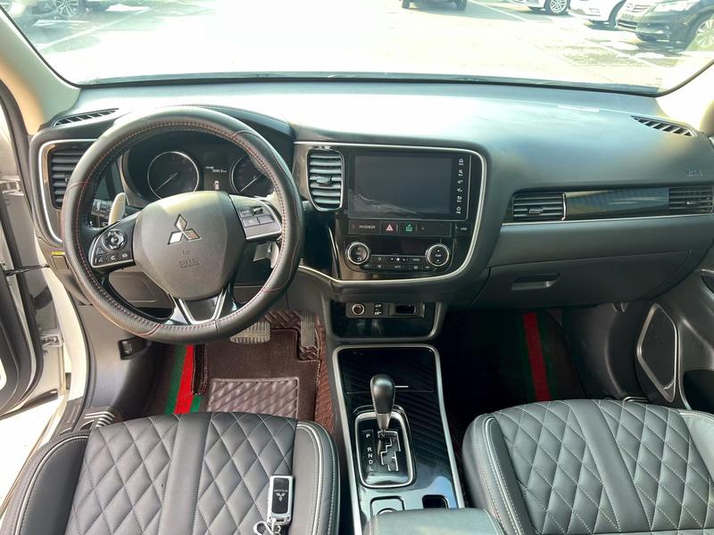 Mitsubishi Outlander, 2022 — фото 7 из 10