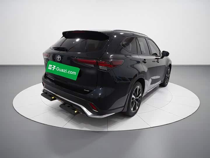 Toyota Crown Kluger, 2023 — фото 4 из 9