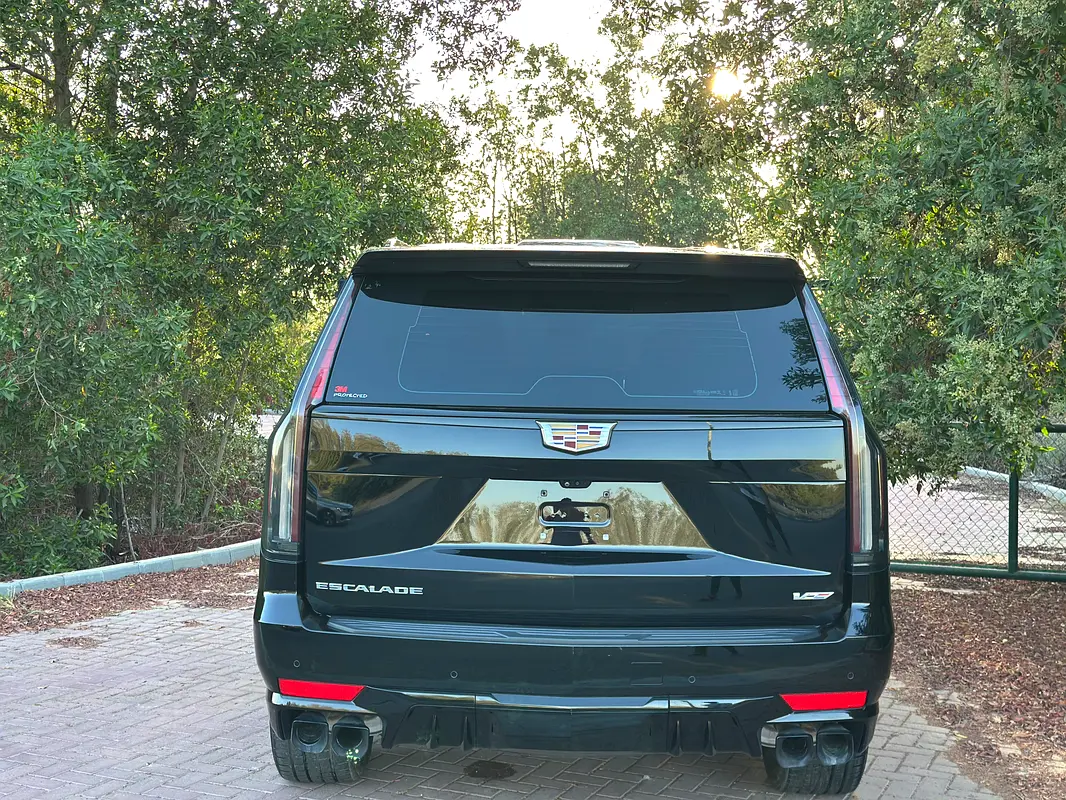 Cadillac Escalade, 2023 — фото 4 из 10
