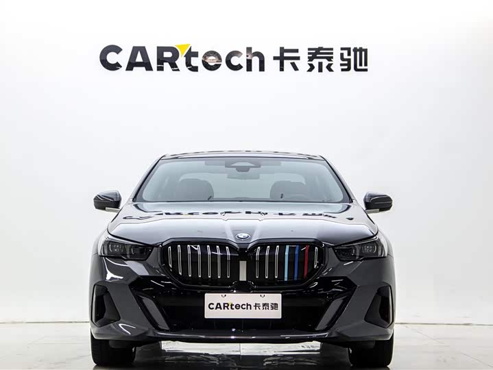 BMW 5 Series, 2024 — фото 2 из 9
