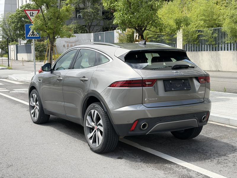 Jaguar E-Pace, 2023 — фото 4 из 10
