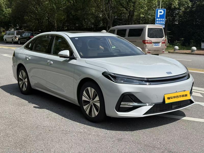 Geely Galaxy A7, 2026 — фото 3 из 11
