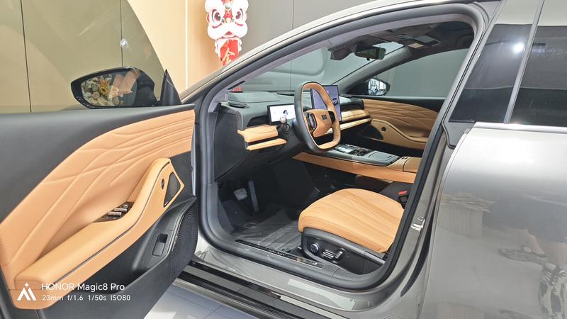 Geely Galaxy Starshine 8 EM-i, 2025 — фото 11 из 12