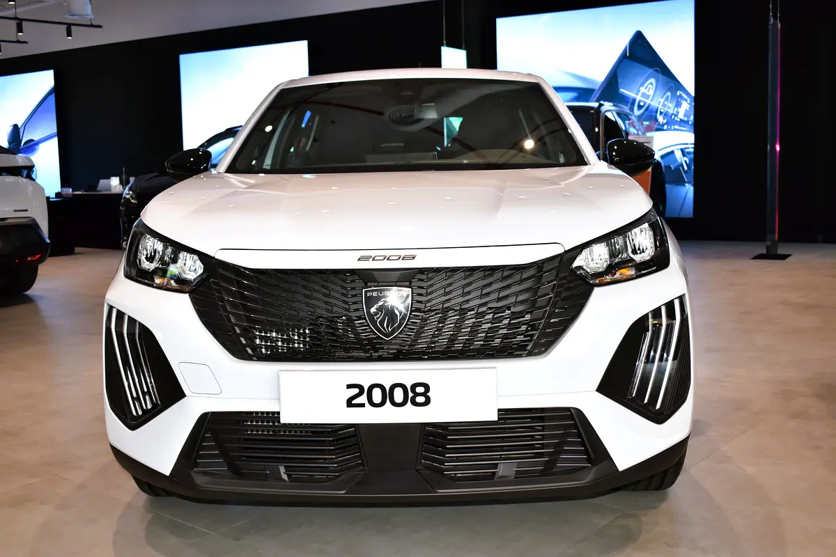 Peugeot 2008, 2025 — фото 2 из 10