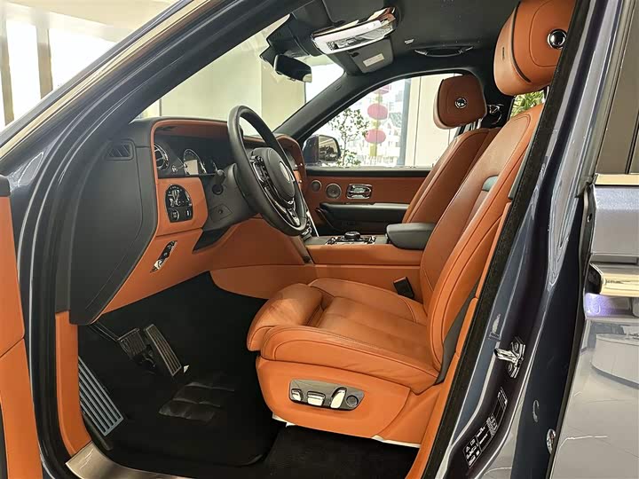 Rolls-Royce Cullinan, 2022 — фото 6 из 9